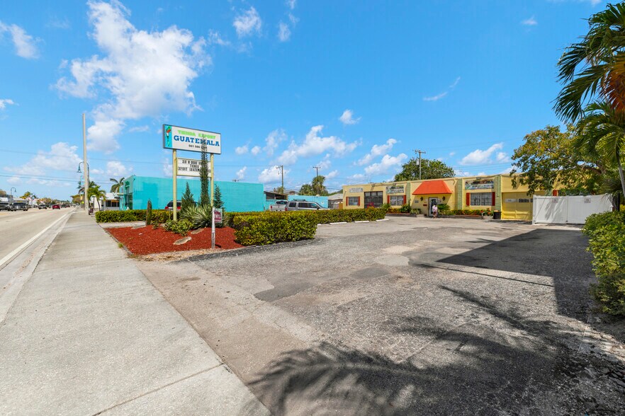 Mixed Use Lake Worth Beach Redevelopment portefeuille de 2 biens à vendre sur LoopNet.fr - Photo de l’immeuble – Image 2 sur 20