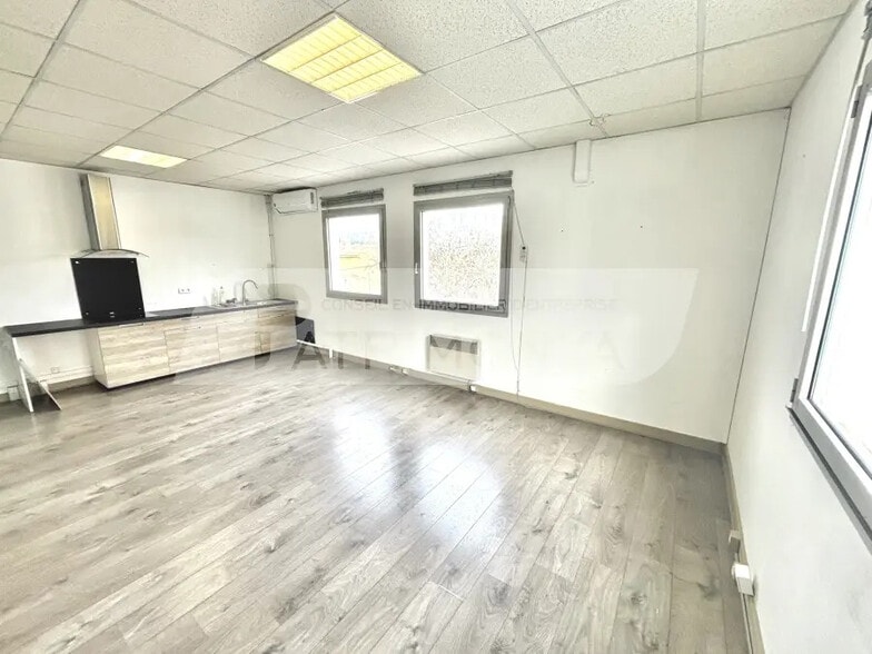 Local commercial dans Aubagne à louer - Photo intérieure – Image 3 sur 18