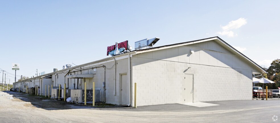 7007-7025 Kingston Pike, Knoxville, TN à louer - Photo de l’immeuble – Image 3 sur 8