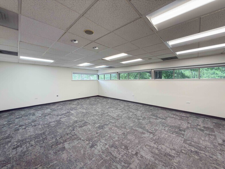 1200 The Plaza Rd, Charlotte, NC à louer - Photo intérieure – Image 2 sur 6