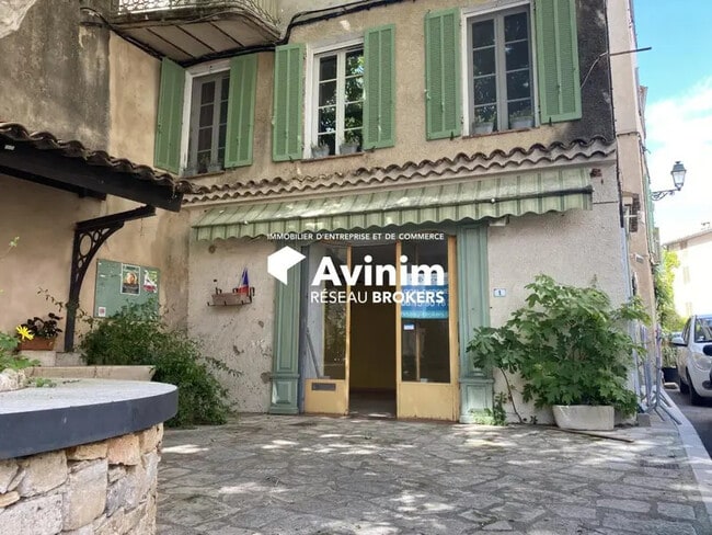 Plus de détails pour Local commercial à vendre