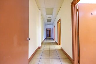 16391 NE 11th Ave, North Miami Beach, FL à louer Photo intérieure– Image 2 sur 5