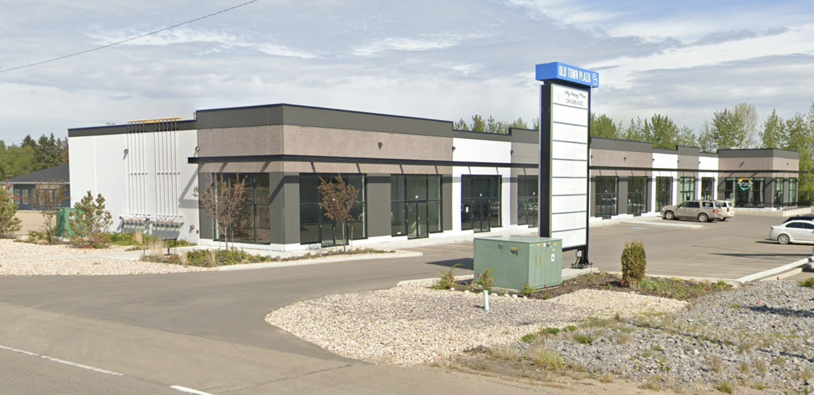 4911 44th Ave, Stony Plain, AB à louer Photo de l’immeuble– Image 1 sur 7