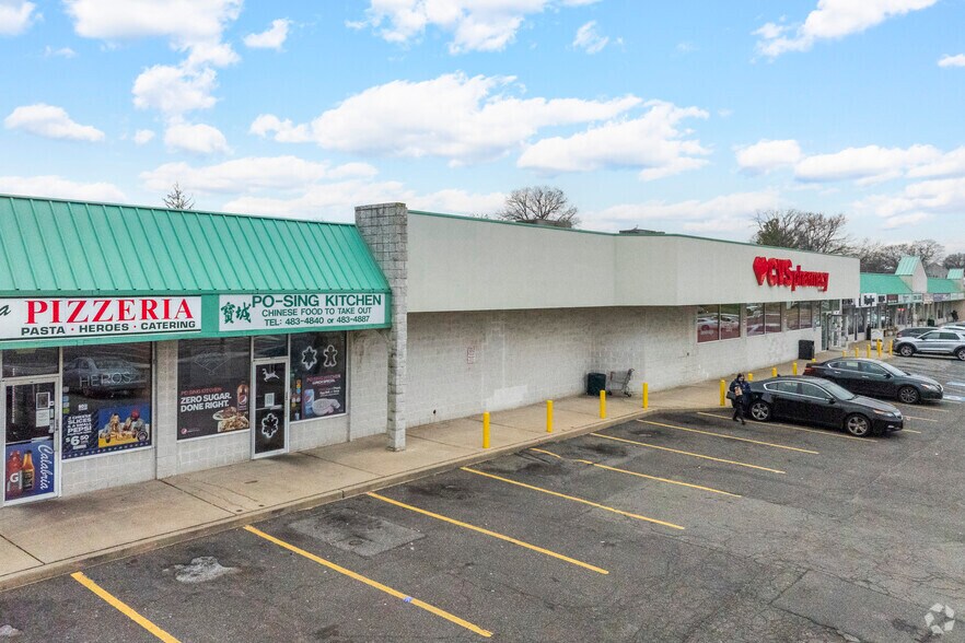 2026 N Jerusalem Rd, North Bellmore, NY à vendre - Photo de l’immeuble – Image 3 sur 6