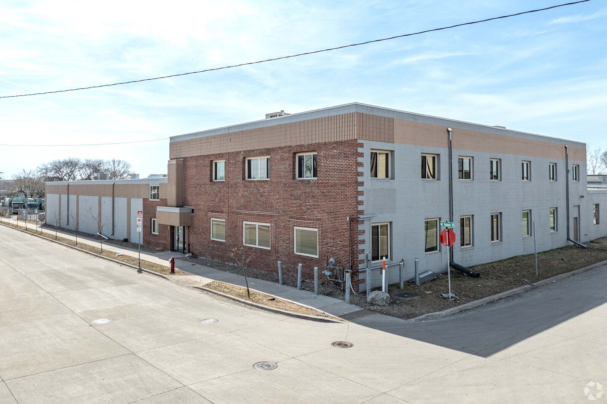 460 Hoover St NE, Minneapolis, MN à vendre Photo principale– Image 1 sur 20