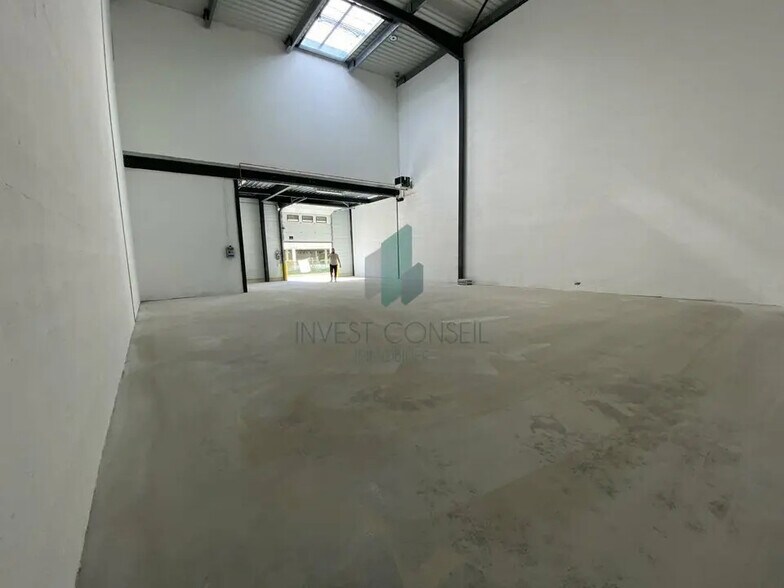 16 Rue Ampère, Pontoise à louer - Photo de l’immeuble – Image 1 sur 10