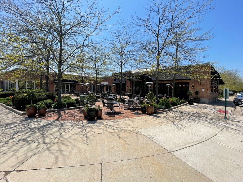 1044 N Western Ave, Lake Forest, IL à louer - Photo de l’immeuble – Image 1 sur 11
