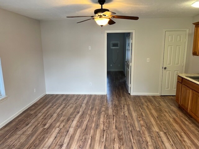 25030 Twin Oaks Dr, New Caney, TX à vendre - Photo de l’immeuble – Image 2 sur 18