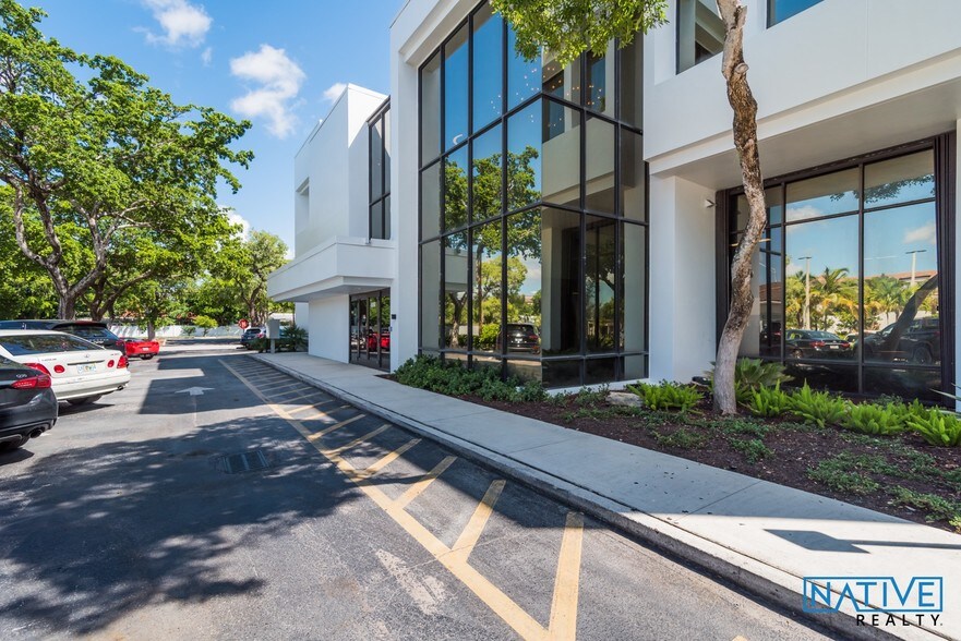 1471 NE 26th St, Wilton Manors, FL à louer - Photo de l’immeuble – Image 2 sur 9