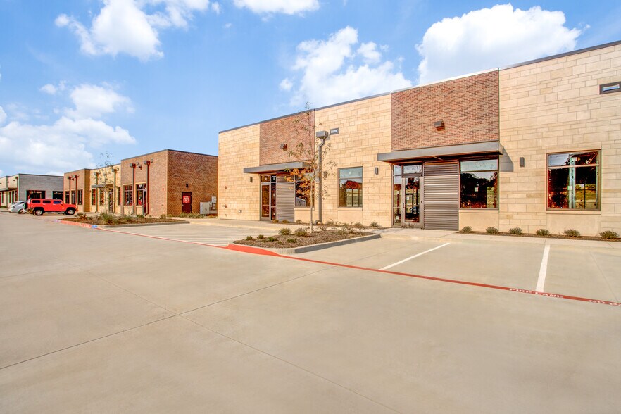 113 E State Highway 121, Coppell, TX à vendre - Photo de l’immeuble – Image 2 sur 49