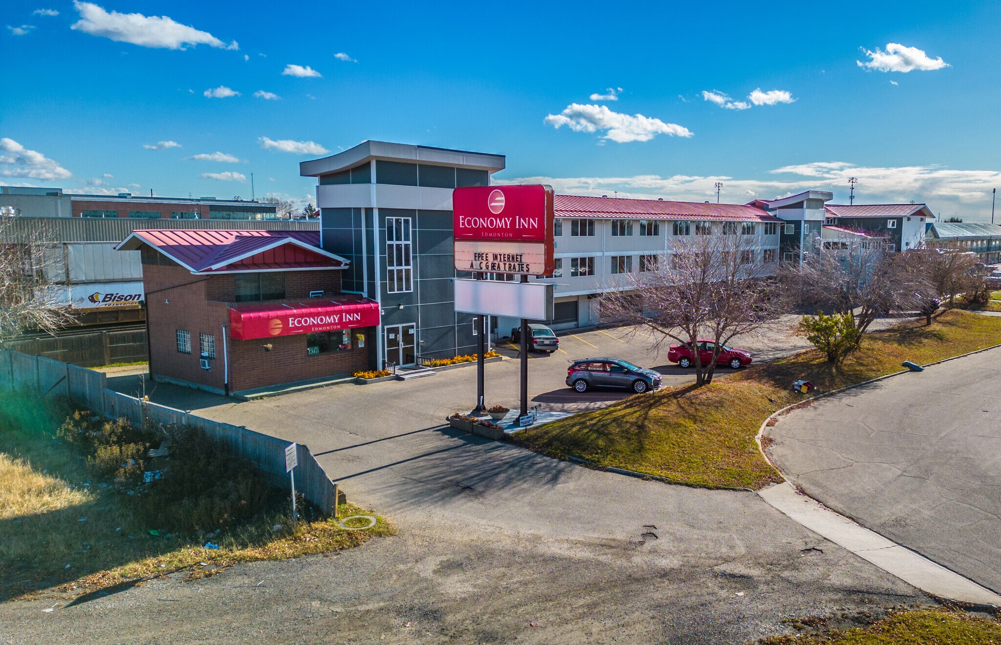 4009 Gateway Blvd NW, Edmonton, AB à vendre Photo de l’immeuble– Image 1 sur 9