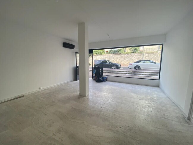 Plus de détails pour 263 Avenue De Grasse, Cannes - Local commercial à louer