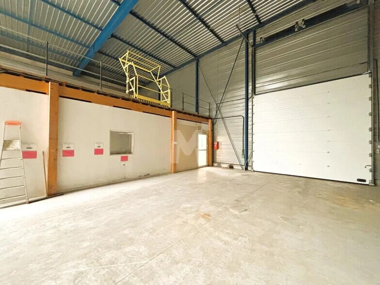 Local d’activités dans Morangis à louer - Photo intérieure – Image 3 sur 9