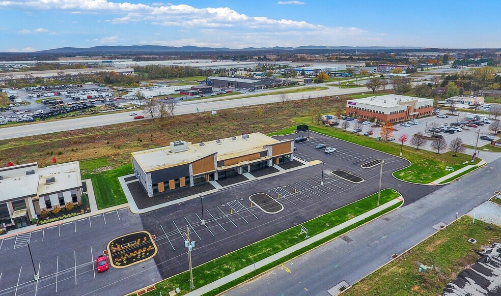 19 Waterford Dr, Mechanicsburg, PA à louer - Photo de l’immeuble – Image 2 sur 5
