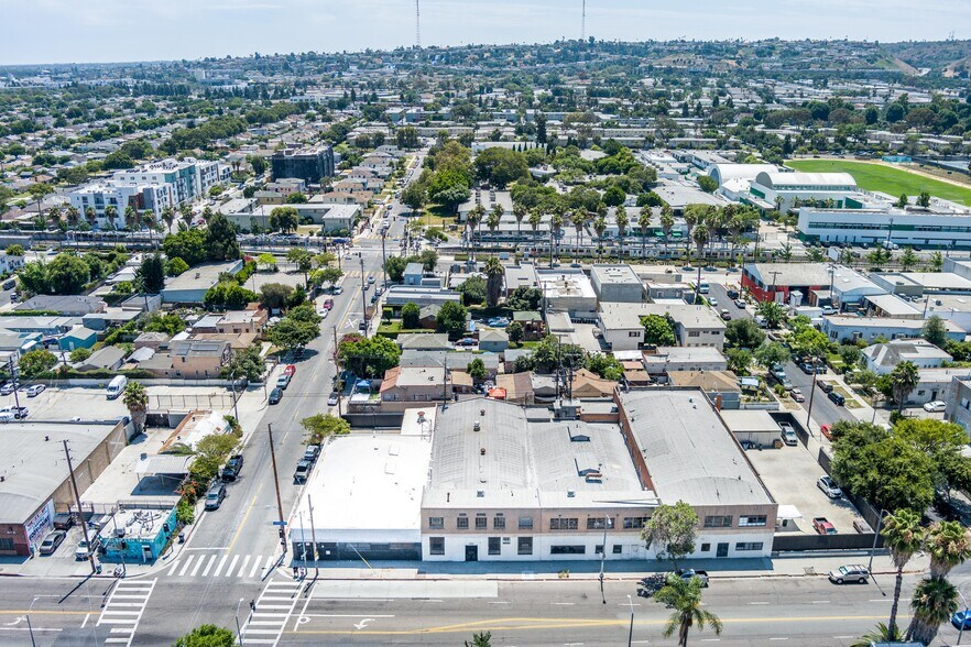 4606-4620 W Jefferson Blvd, Los Angeles, CA à louer - Photo de l’immeuble – Image 3 sur 12