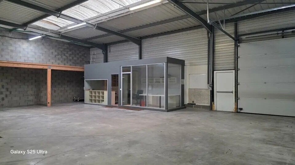 Bureau dans Domont à louer - Photo de l’immeuble – Image 2 sur 3