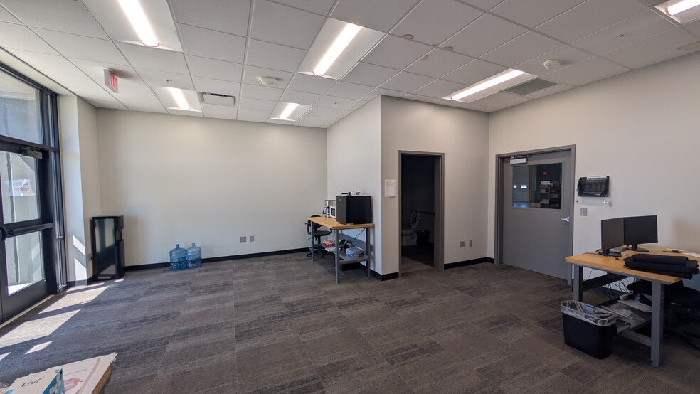5220 N Webb Rd, Bel Aire, KS à louer - Photo intérieure – Image 3 sur 7