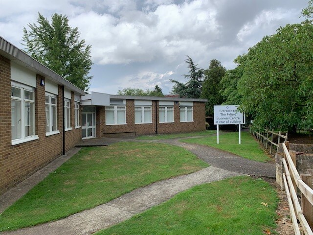 49 Elstar Rd, Ongar à louer Photo principale– Image 1 sur 4