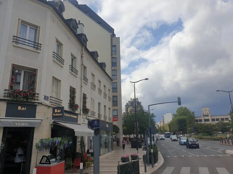 Bureau dans Charenton-Le-Pont à vendre - Photo de l’immeuble – Image 1 sur 8