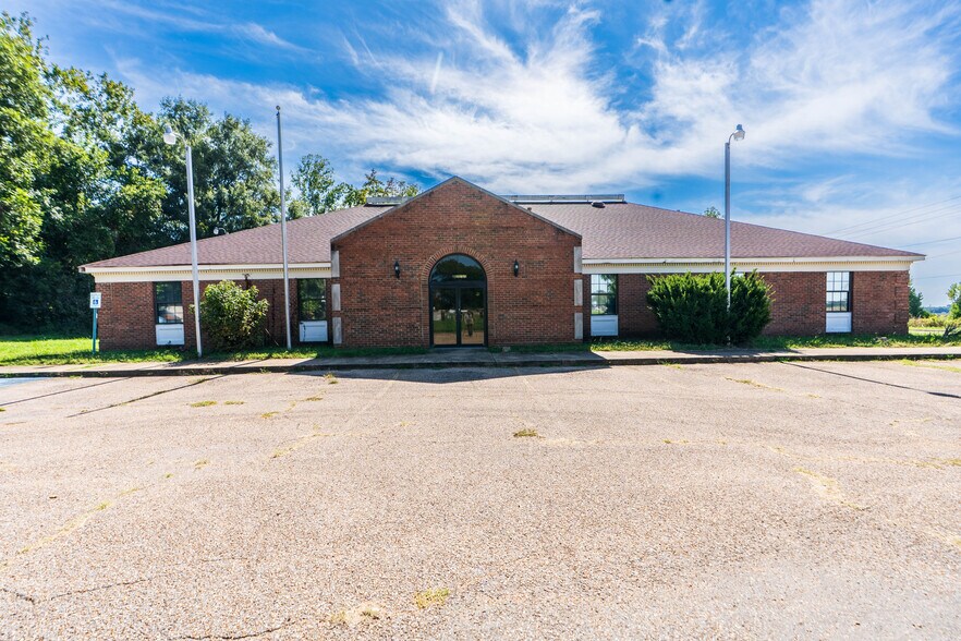 819 Newman Dr, Helena, AR à vendre - Photo de l’immeuble – Image 2 sur 33