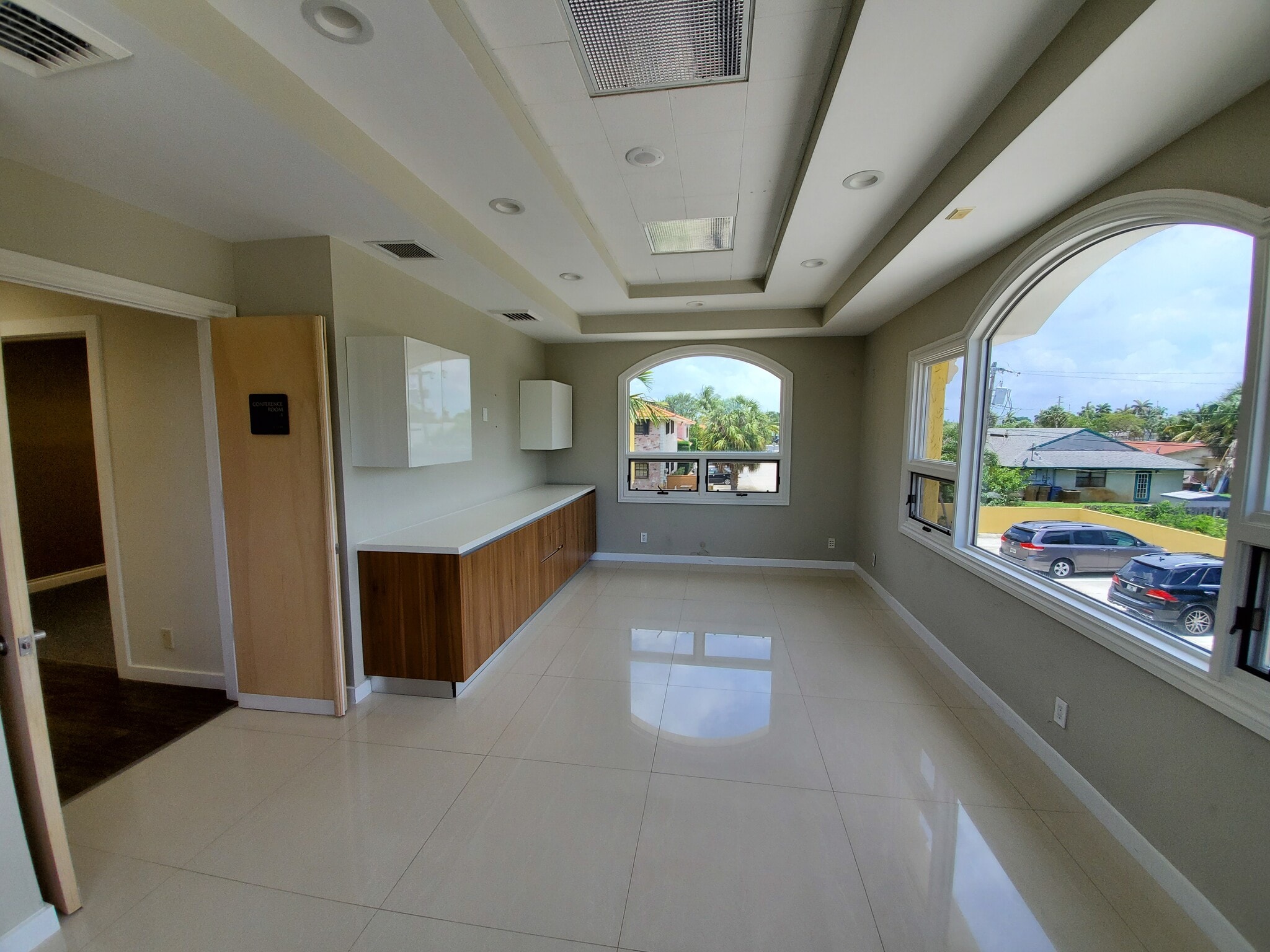 461-481 E Hillsboro Blvd, Deerfield Beach, FL à louer Photo intérieure– Image 1 sur 15