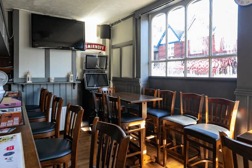 68 High St, Caterham à vendre - Photo de l’immeuble – Image 3 sur 5
