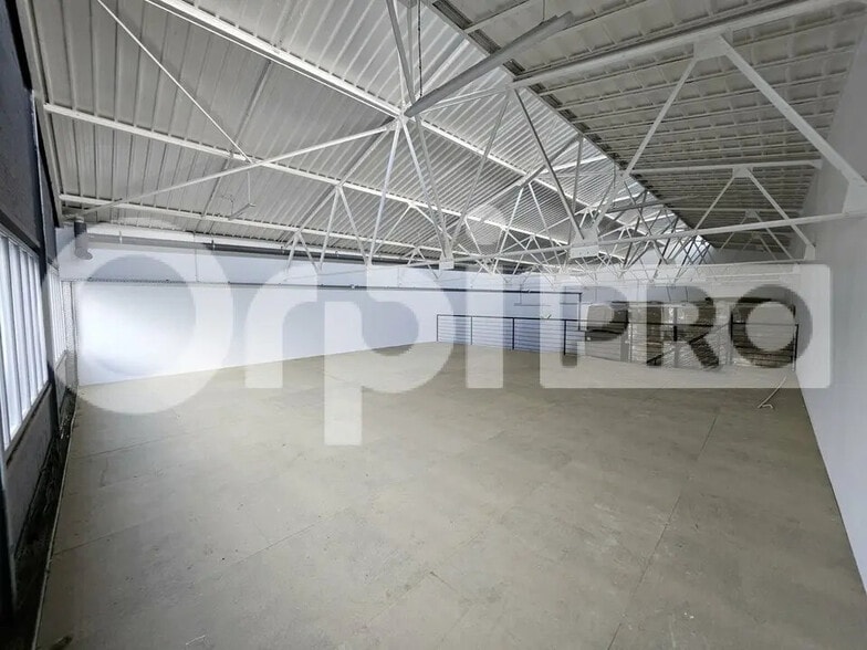 Local d'activités dans Reims à vendre - Photo intérieure – Image 3 sur 4