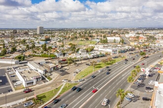 1775 Newport Blvd, Costa Mesa, CA - VUE AÉRIENNE  vue de carte - Image1
