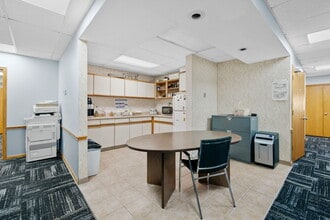4259 E Lake Rd, Lorain, OH à vendre Photo intérieure– Image 2 sur 4