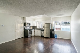 1306 Abbot Kinney Blvd, Venice, CA à louer Photo de l’immeuble– Image 1 sur 12