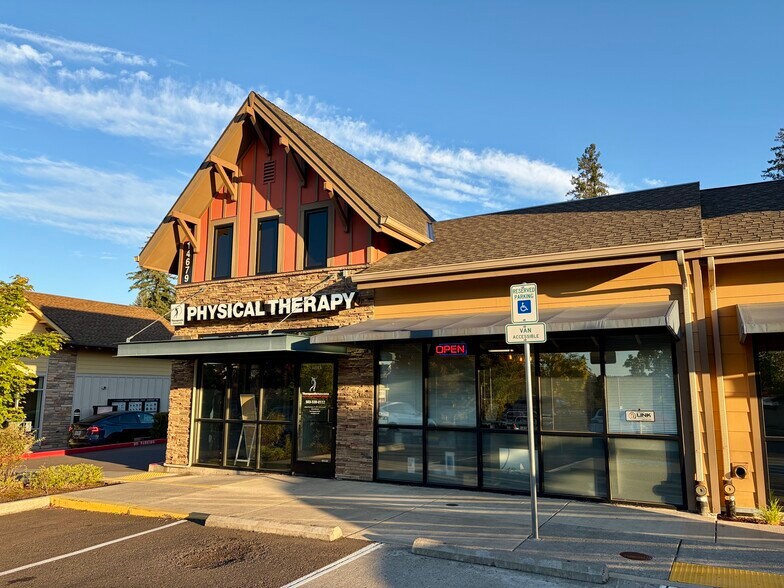 14679 SE Sunnyside Rd, Clackamas, OR à louer - Photo de l’immeuble – Image 3 sur 6