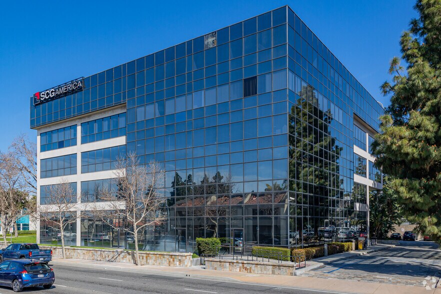12966 Euclid St, Garden Grove, CA à louer - Photo de l’immeuble – Image 1 sur 7