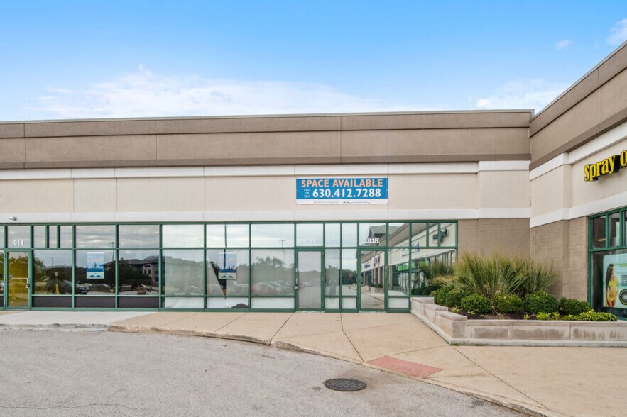 840-944 Roosevelt Rd, Glen Ellyn, IL à louer - Photo de l’immeuble – Image 2 sur 3