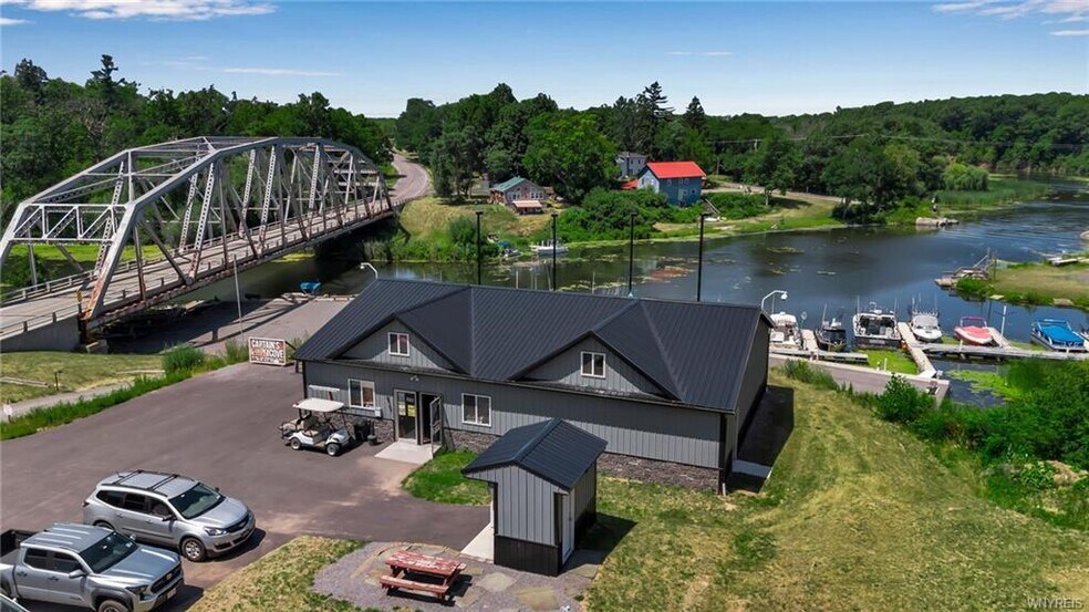 14339 Roosevelt Hwy, Waterport, NY à vendre - Photo de l’immeuble – Image 2 sur 41