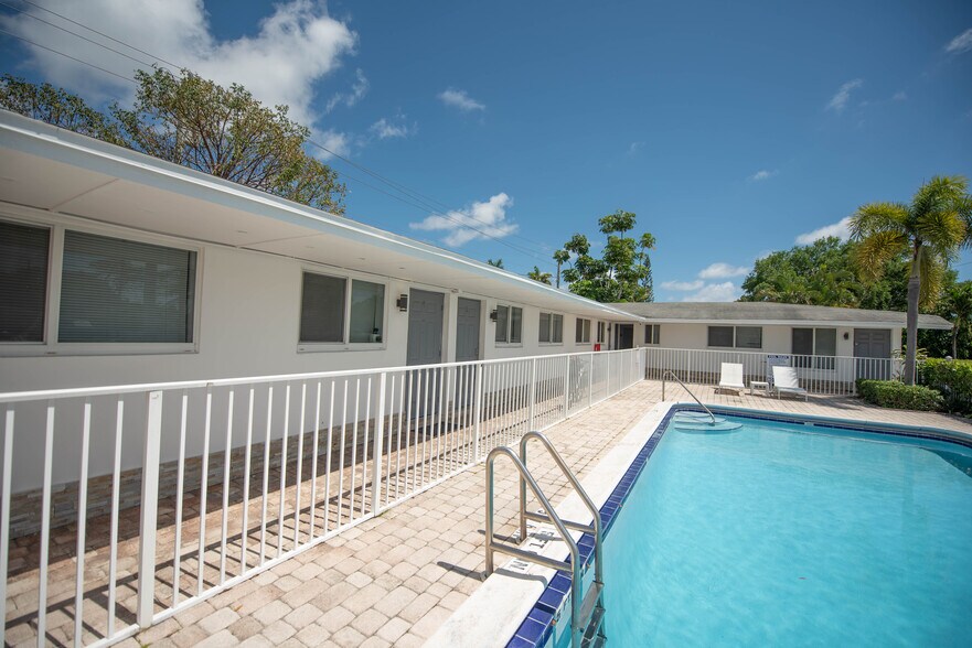 231 SW 15th St, Pompano Beach, FL à vendre - Photo de l’immeuble – Image 2 sur 23