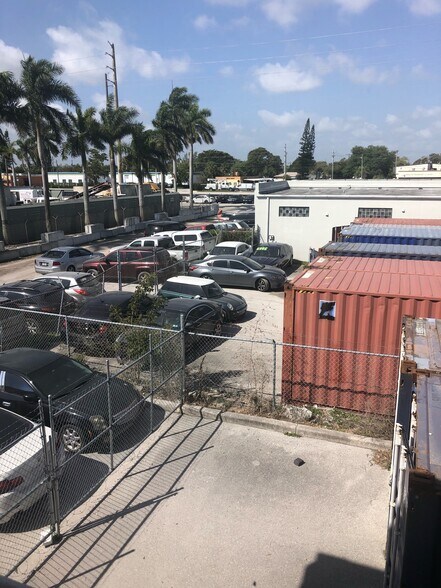 2035 Thomas St, Hollywood, FL à vendre - Photo de l’immeuble – Image 3 sur 14