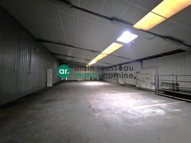 Plus de détails pour Local d'activités à louer