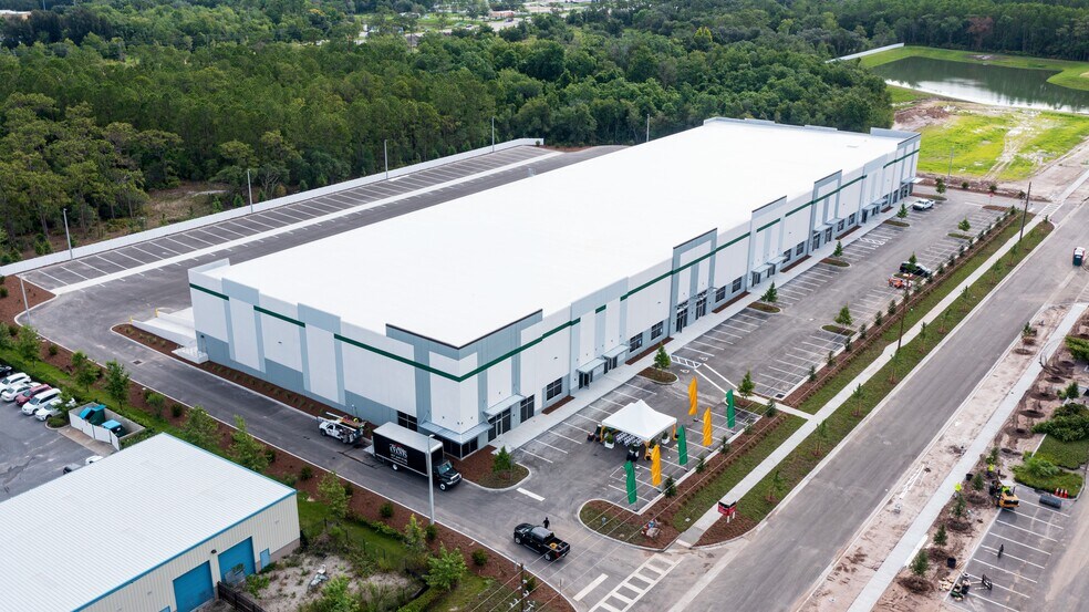 Robert McLane Blvd, Kissimmee, FL à louer - Photo de l’immeuble – Image 3 sur 3