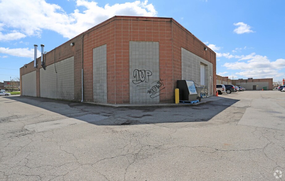 3969 Montrose Rd, Niagara Falls, ON à louer - Photo de l’immeuble – Image 3 sur 6