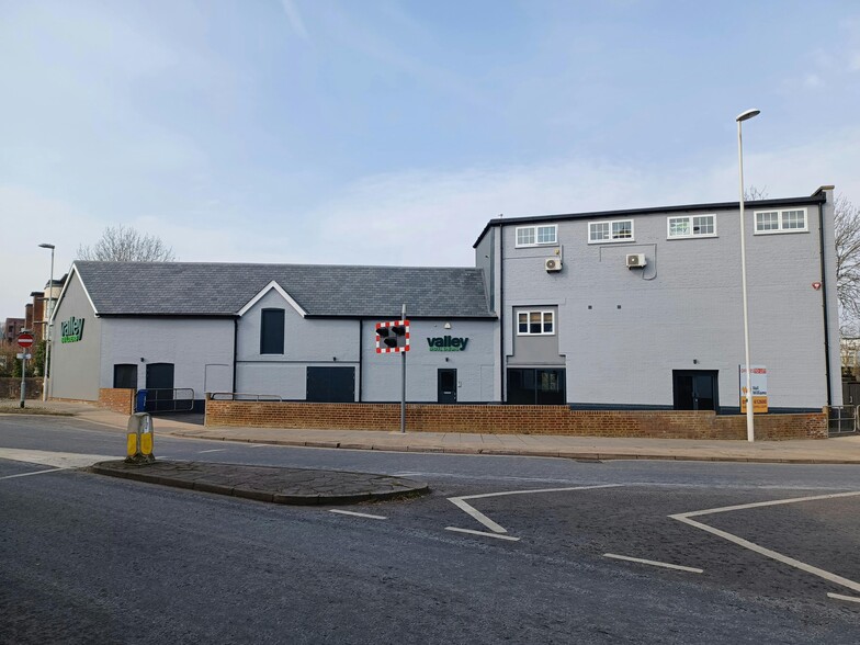 214 London Rd, East Grinstead à louer - Photo de l’immeuble – Image 2 sur 38