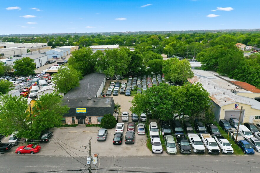907 Prairie Trl, Austin, TX à vendre - Photo de l’immeuble – Image 3 sur 5