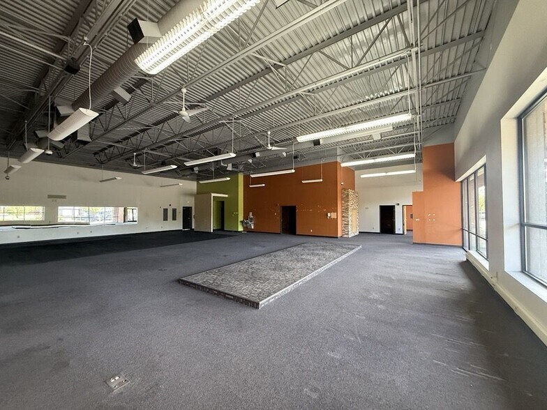 101 E Hastings Rd, Spokane, WA à louer - Photo de l’immeuble – Image 3 sur 7