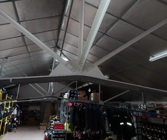Local d'activités dans Besançon à vendre - Photo de l’immeuble – Image 3 sur 4