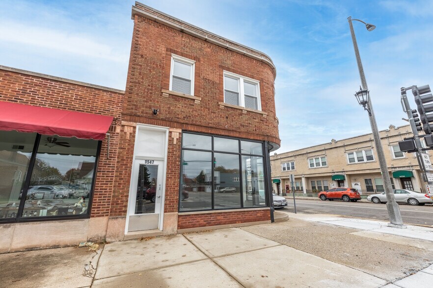 1547 S Oak Park Ave, Berwyn, IL à louer - Photo principale – Image 1 sur 12