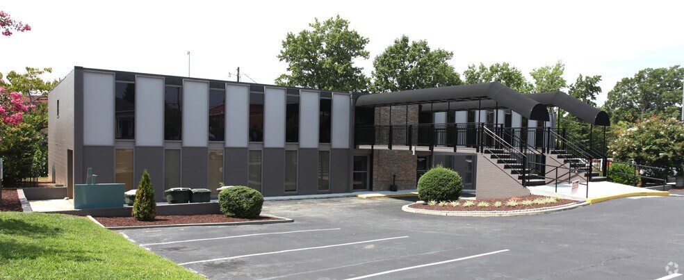 1901 Lendew St, Greensboro, NC à louer - Photo de l’immeuble – Image 2 sur 7