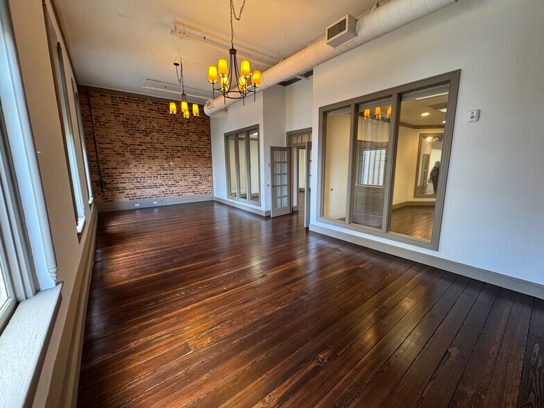 220 Fayetteville St, Raleigh, NC à louer - Photo de l’immeuble – Image 2 sur 8