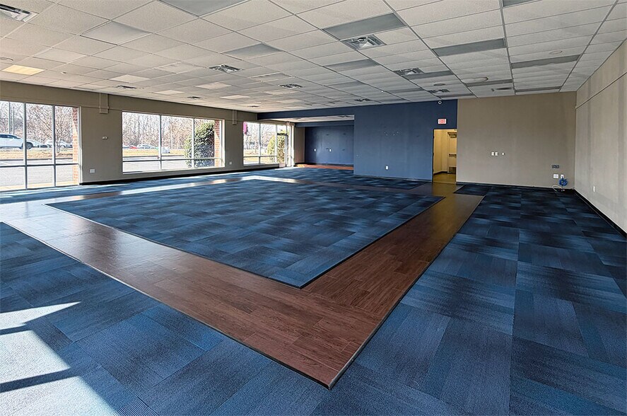 2410 W Roosevelt Blvd, Monroe, NC à louer - Photo intérieure – Image 2 sur 11