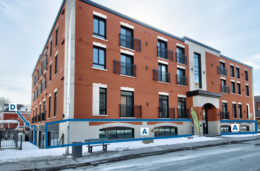 450-460 Rue Saint-Charles O, Longueuil, QC à louer - Photo de l’immeuble – Image 1 sur 6