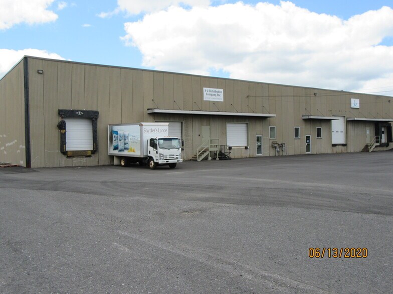 4628-4632 Crossroads Park Dr, Liverpool, NY à louer - Photo de l’immeuble – Image 2 sur 5