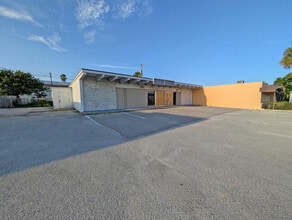 215 5th Ave, Indialantic, FL à louer Photo de l’immeuble– Image 2 sur 8